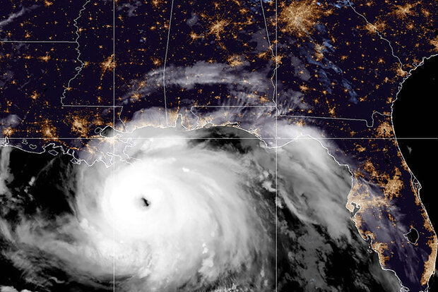 Hurricane Ida over US at night